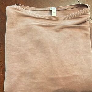 lululemon athletica Long Sleeve Tee in Light Brown